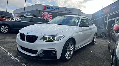 BMW 218 i COUPE*PACK-M*ALCANTARA*BI-XENON*ECRAN*PDC*JA18
