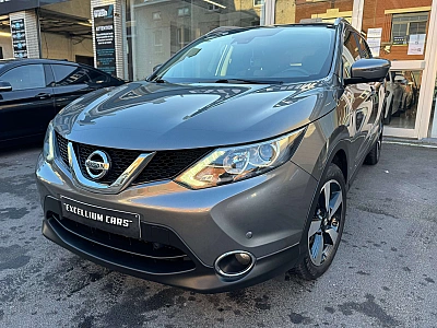 Nissan Qashqai 1.5 dCi 2WD Toit Pano Camera 360 Gps Led Carnet