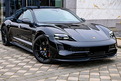 Porsche Taycan GTS BTWwagen BOSE Pano Camera Sport Chrono