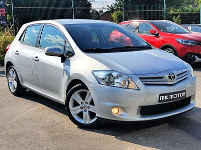 Toyota Auris 🟢1.4 DIESEL 90 CV - FULL CARNET - AIRCO