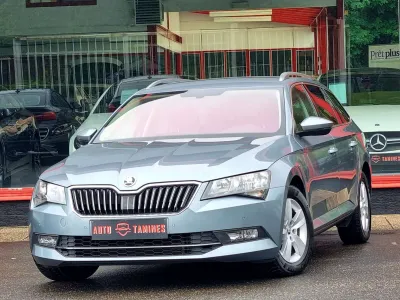 Skoda Superb 1.6 CR TDi DSG / 1er Main / TVAC / Navi / ...