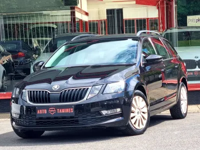 Skoda Octavia 1.6 CR TDi / DSG / 1er Main / Carnet / TVAC ...