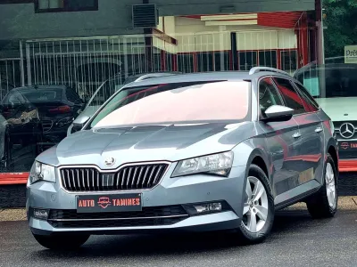 Skoda Superb 2.0 CR TDi DSG / 1er Main / TVAC / Navi / Camera..