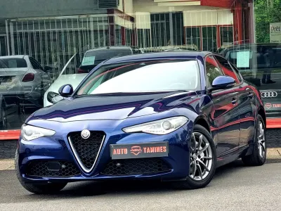 Alfa Romeo Giulia 2.2 JTDm Sport / Aut. / 1er Main / Cuir / Navi ...